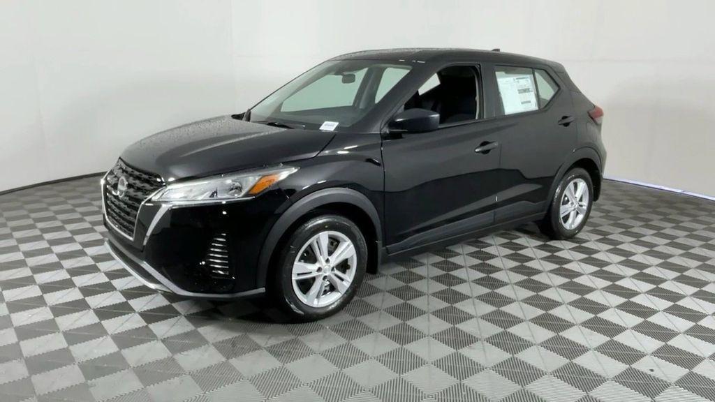 new 2025 Nissan Kicks Play car, priced at $22,079