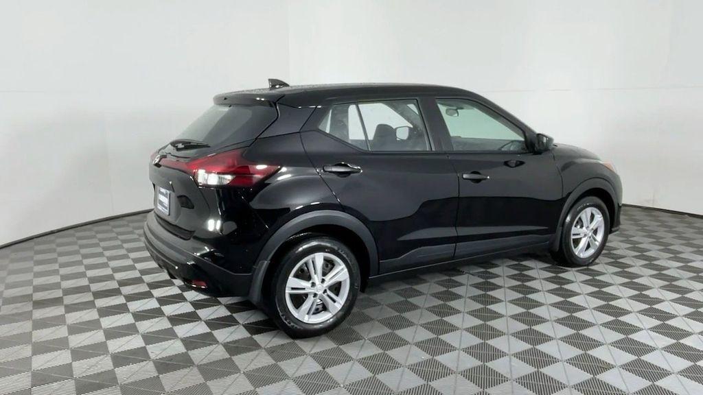 new 2025 Nissan Kicks Play car, priced at $22,079
