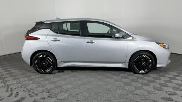 new 2025 Nissan Leaf car