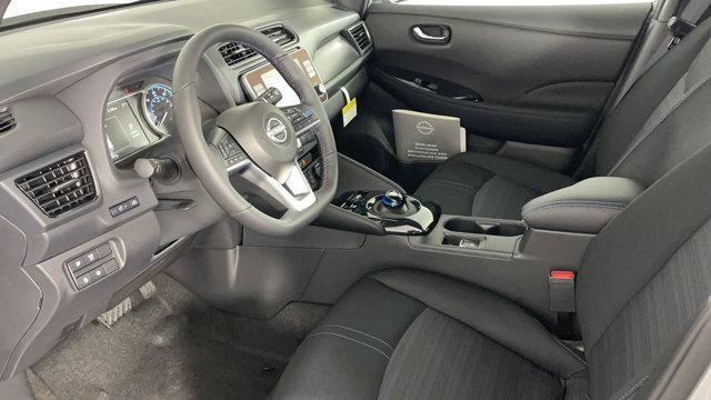 new 2025 Nissan Leaf car