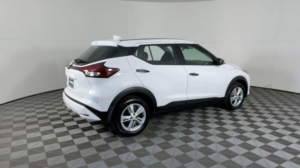 new 2025 Nissan Kicks Play car, priced at $22,079