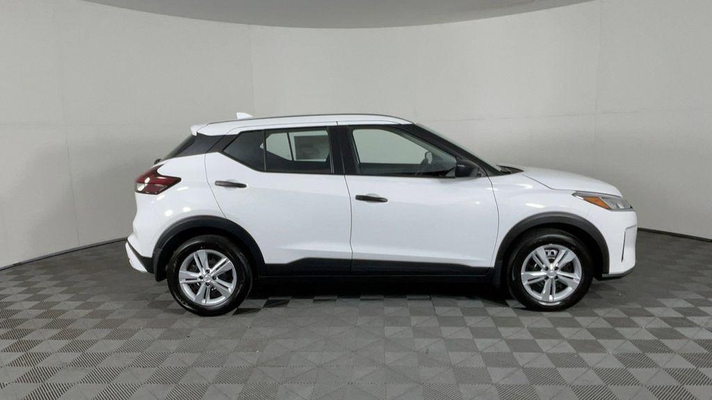 new 2025 Nissan Kicks Play car, priced at $22,079