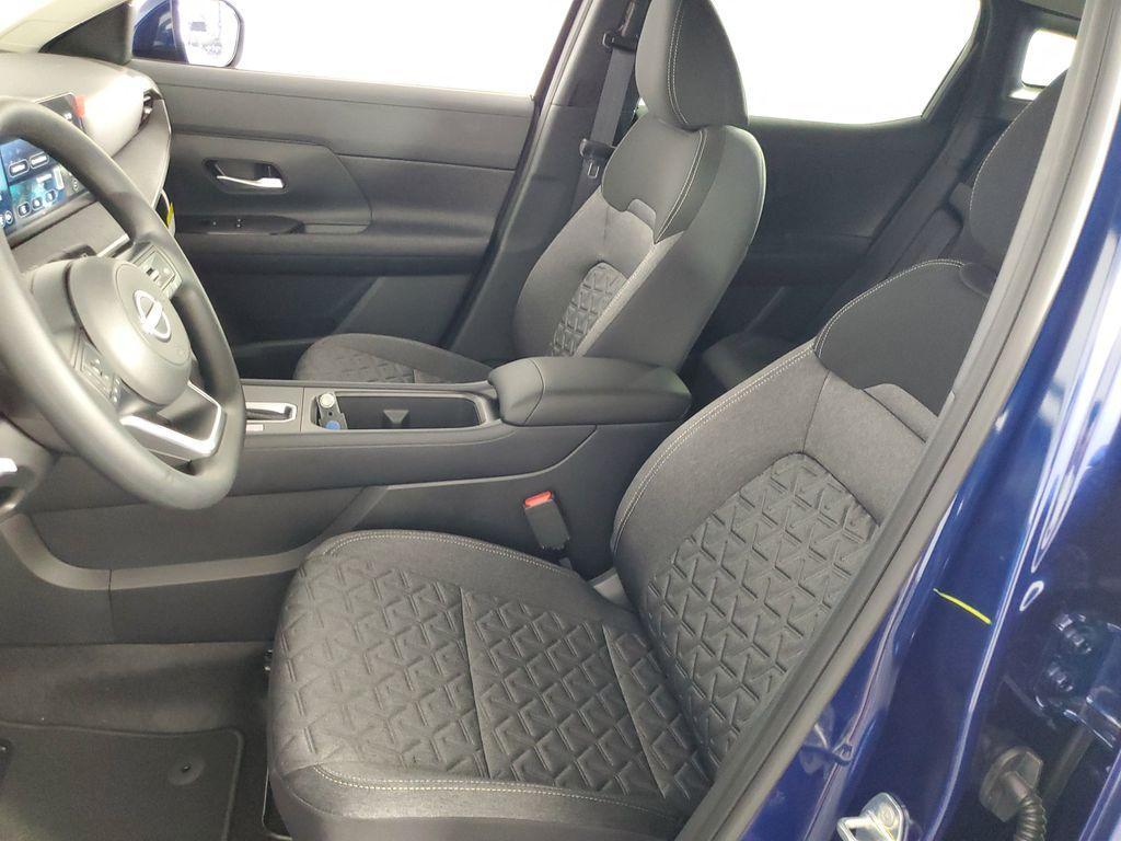 new 2025 Nissan Kicks car, priced at $23,082