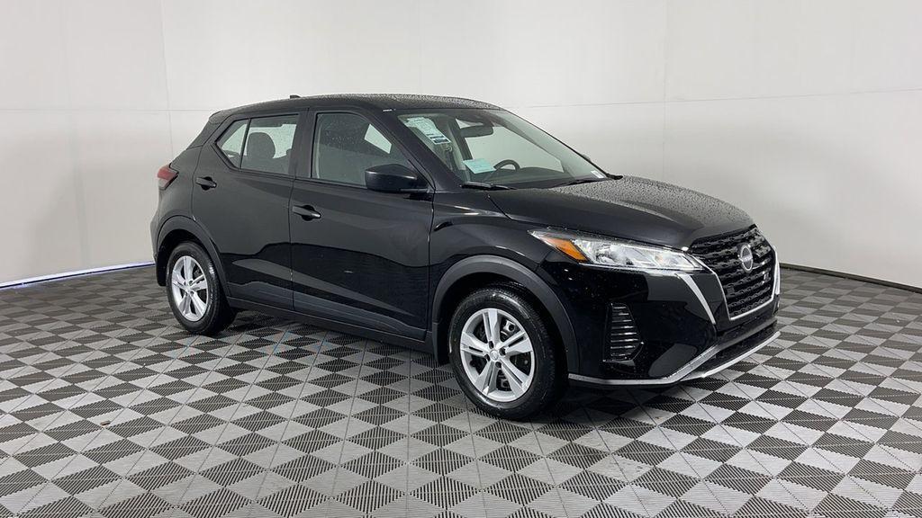 new 2025 Nissan Kicks Play car, priced at $22,079