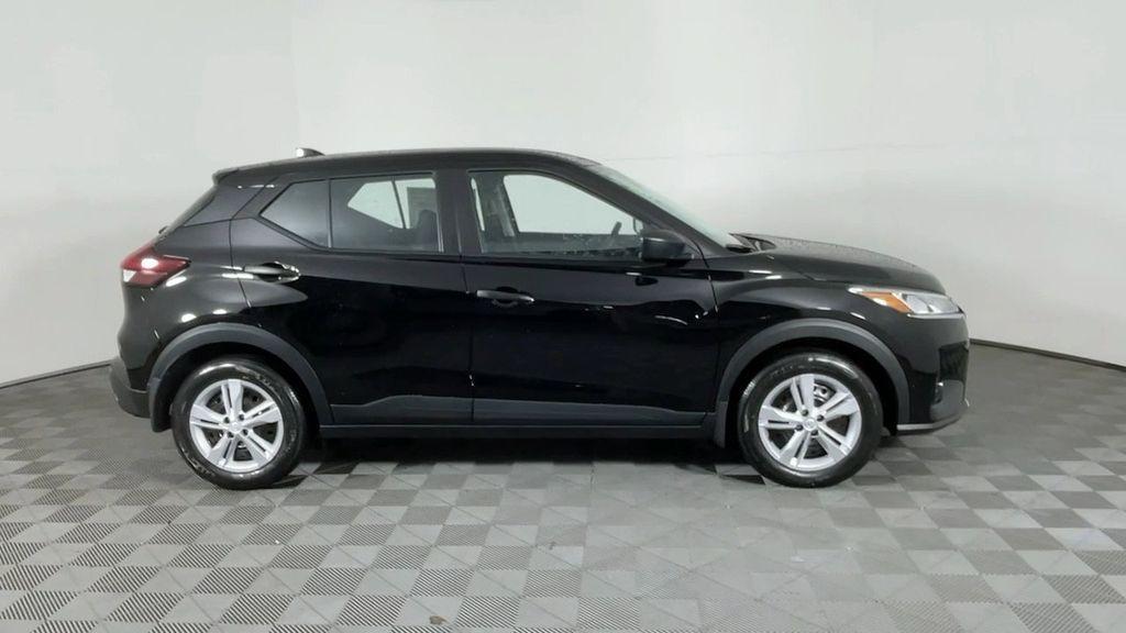 new 2025 Nissan Kicks Play car, priced at $22,079