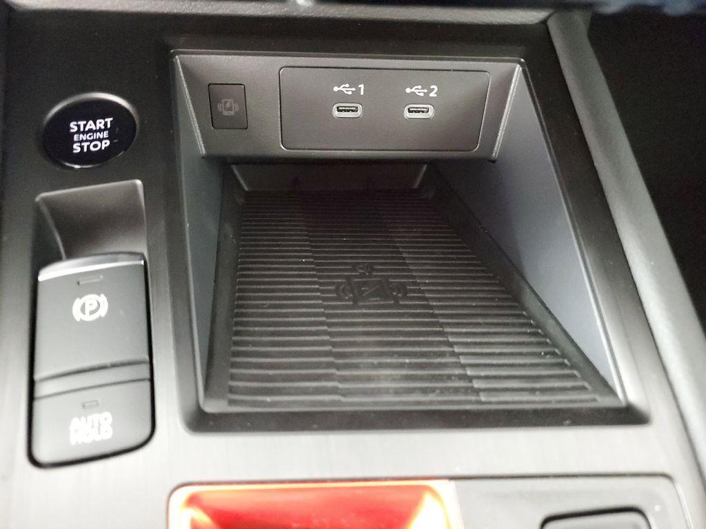 new 2025 Nissan Kicks car, priced at $28,015