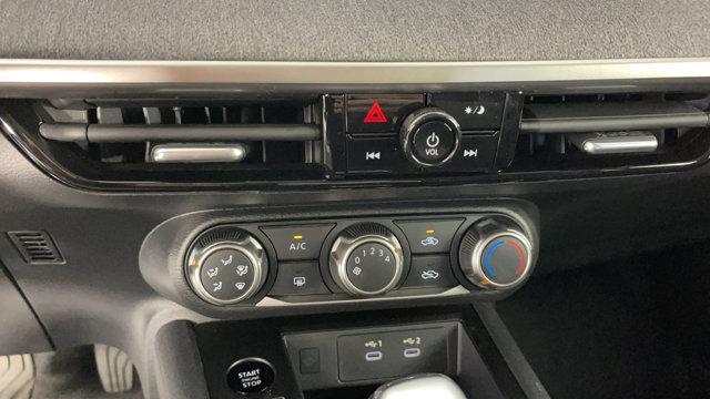 new 2025 Nissan Kicks car