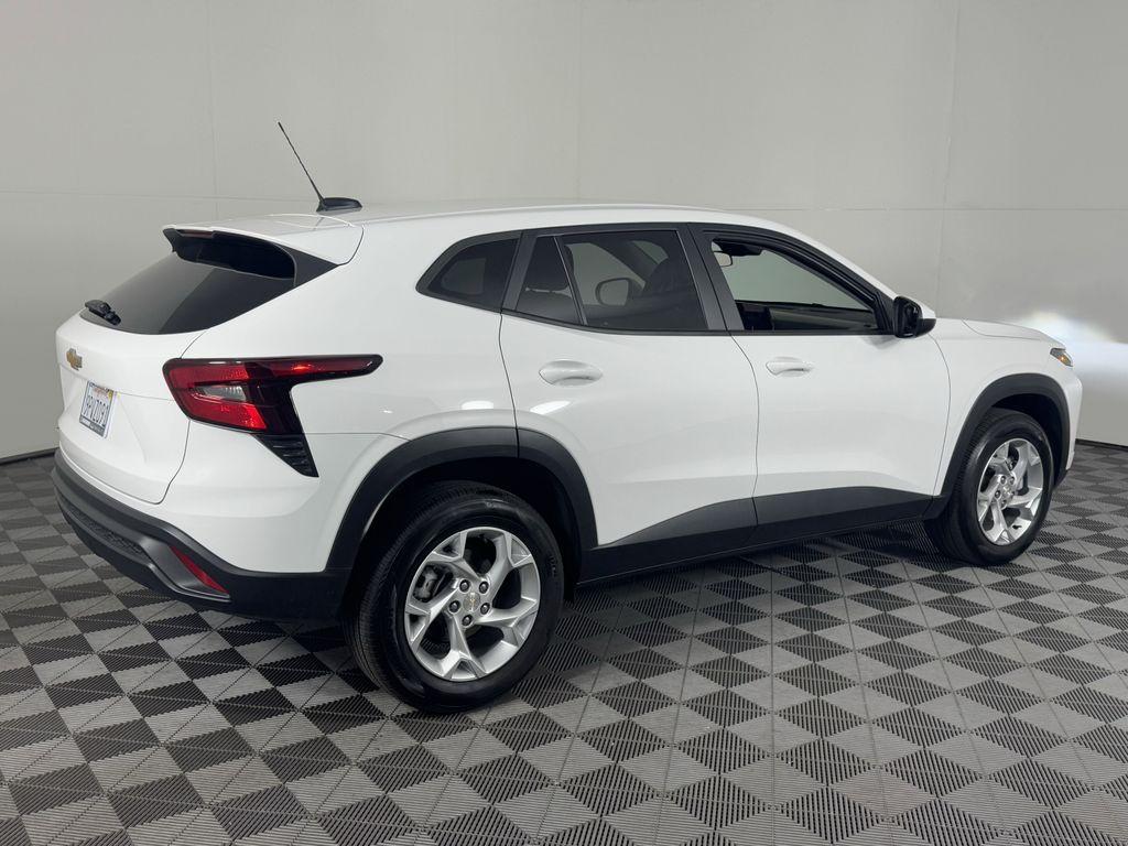 used 2024 Chevrolet Trax car, priced at $20,121