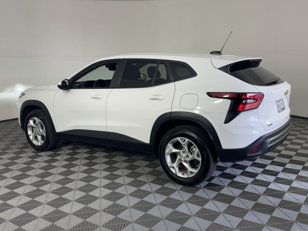 used 2024 Chevrolet Trax car, priced at $20,121