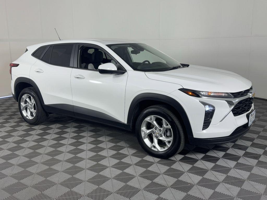used 2024 Chevrolet Trax car, priced at $20,121