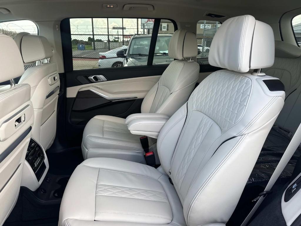 new 2026 BMW X7 car, priced at $102,505
