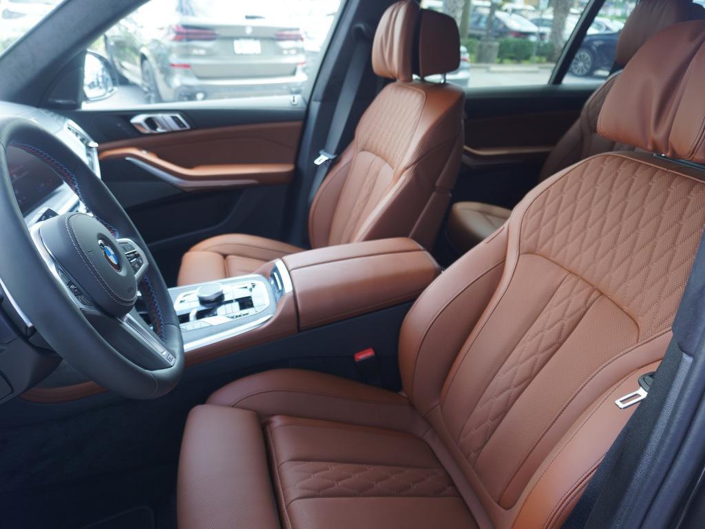 new 2025 BMW X7 car, priced at $119,075