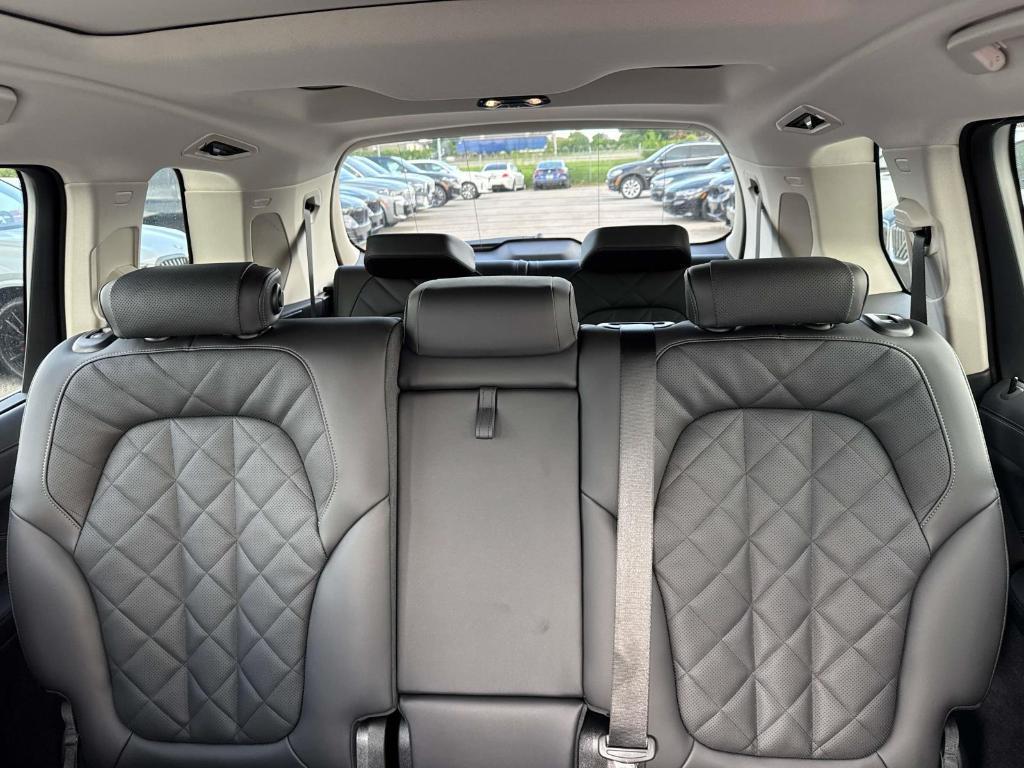 new 2026 BMW X7 car, priced at $97,265
