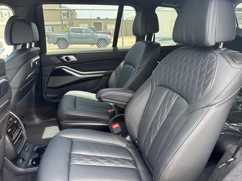 new 2026 BMW X7 car, priced at $103,855