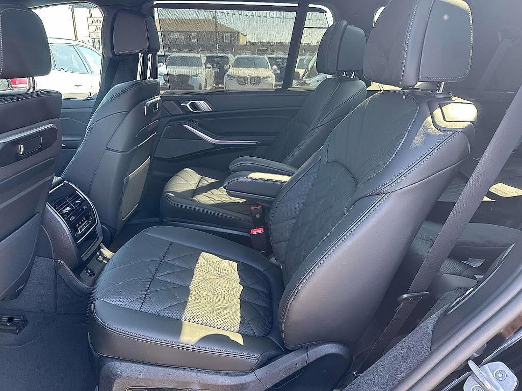 new 2026 BMW X7 car, priced at $101,635