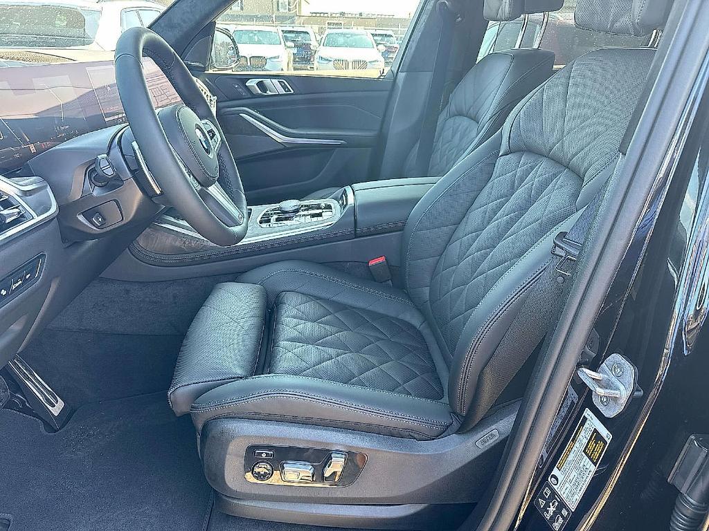 new 2026 BMW X7 car, priced at $101,635