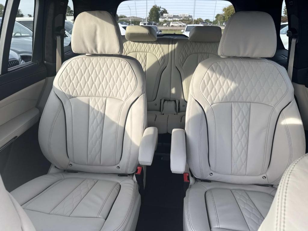 new 2026 BMW X7 car, priced at $131,305