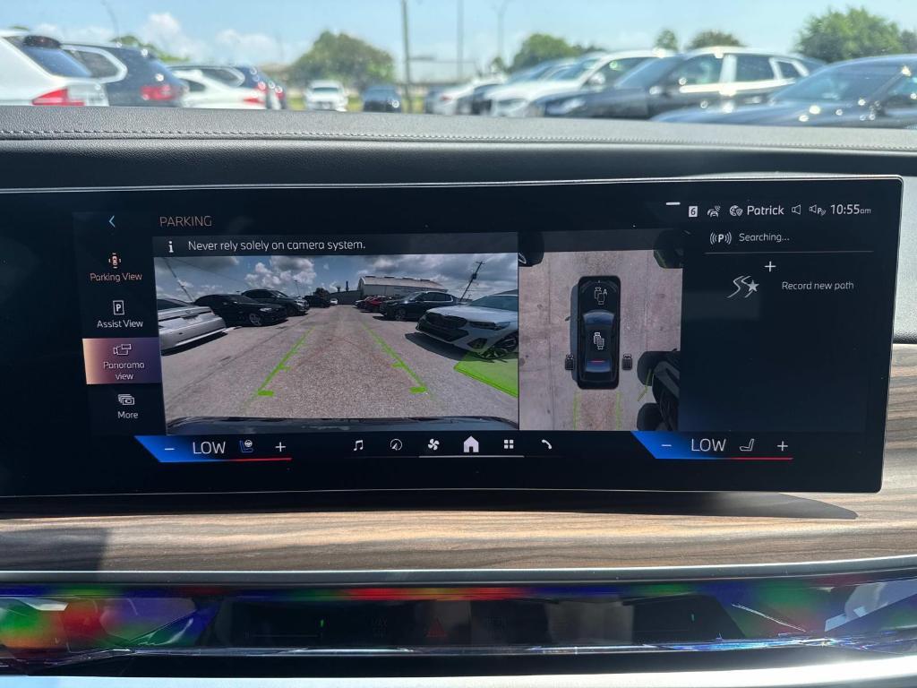 new 2025 BMW 760 car, priced at $135,600