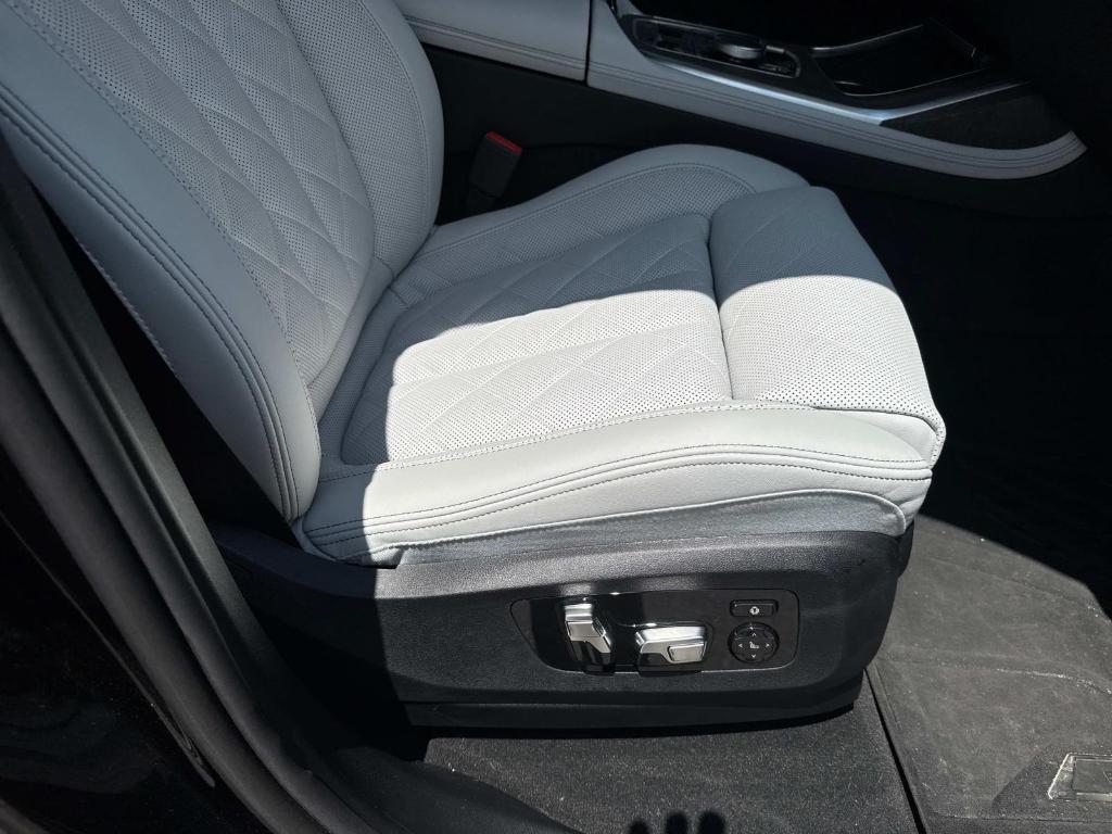 used 2025 BMW X7 car, priced at $77,861