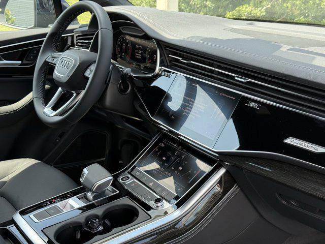 new 2025 Audi Q7 car, priced at $77,750