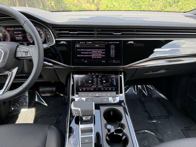 new 2025 Audi Q7 car, priced at $77,750