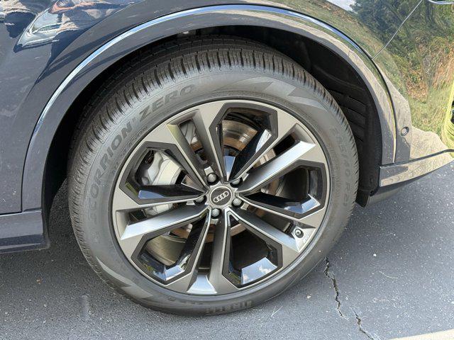 new 2025 Audi Q7 car, priced at $77,750