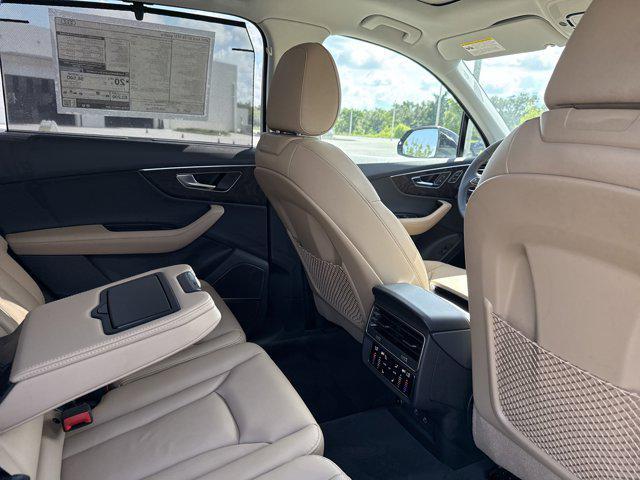 new 2025 Audi Q7 car, priced at $76,205
