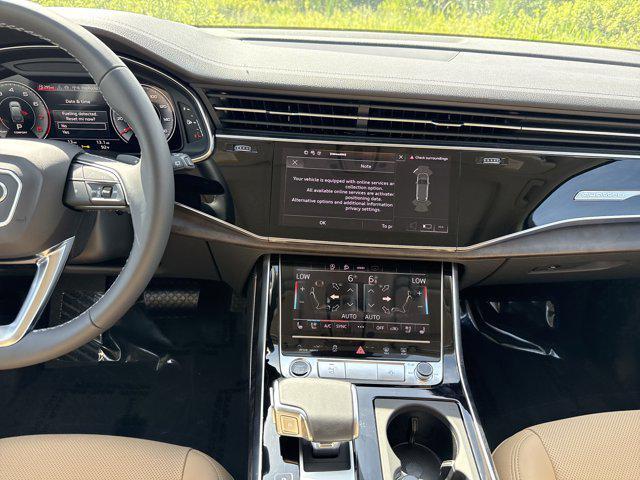 new 2025 Audi Q7 car, priced at $76,205