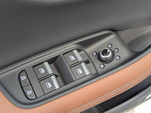 new 2025 Audi Q7 car, priced at $78,900