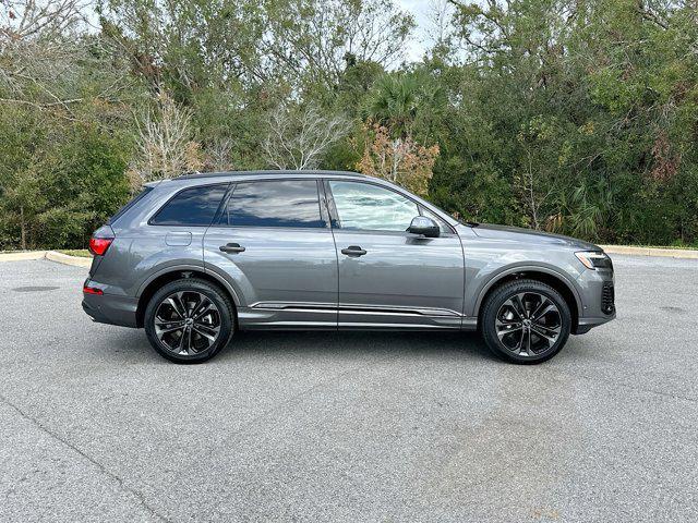 new 2025 Audi Q7 car, priced at $77,735