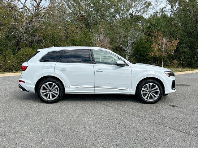 new 2025 Audi Q7 car, priced at $75,800