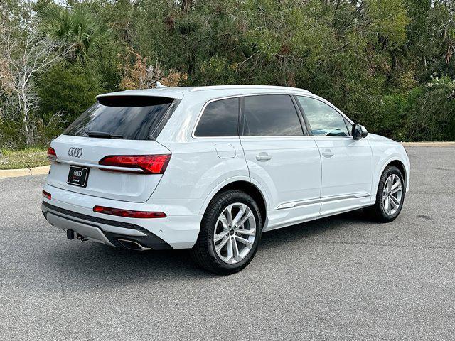 new 2025 Audi Q7 car, priced at $75,800