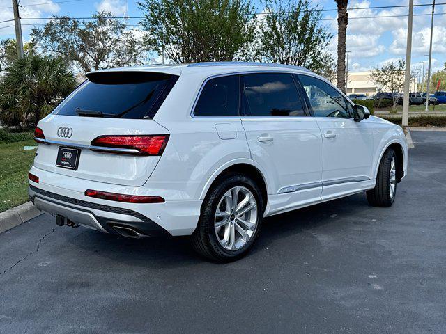 new 2025 Audi Q7 car, priced at $75,650