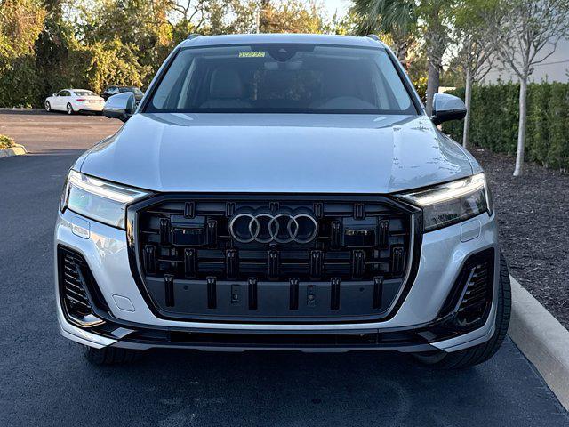 new 2025 Audi Q7 car, priced at $72,580