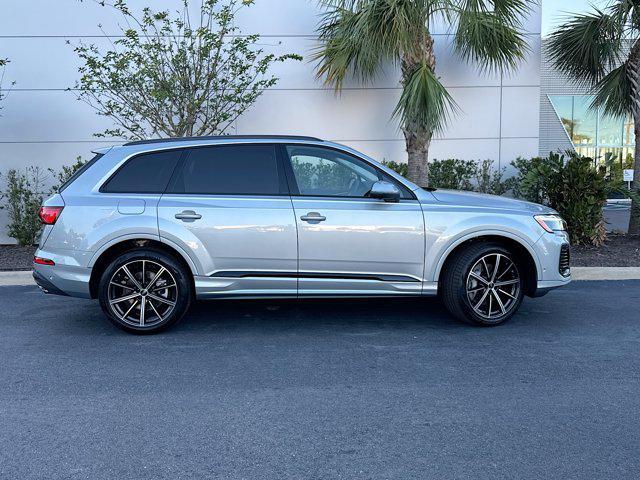 new 2025 Audi Q7 car, priced at $72,580