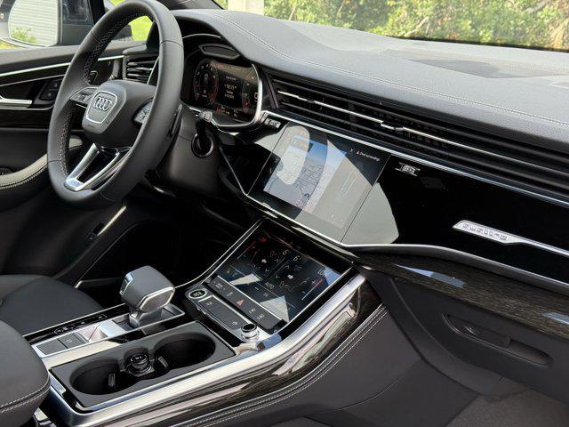 new 2025 Audi Q7 car, priced at $77,750