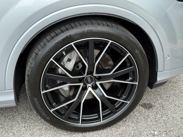 new 2025 Audi Q7 car, priced at $78,900