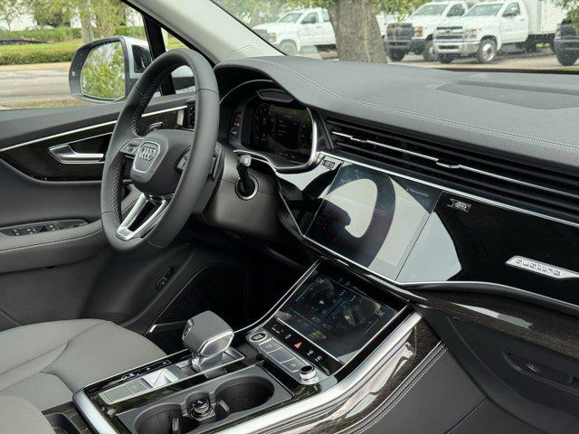 new 2025 Audi Q7 car, priced at $78,900