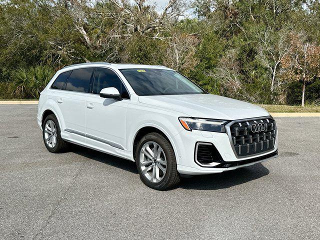 new 2025 Audi Q7 car, priced at $75,655