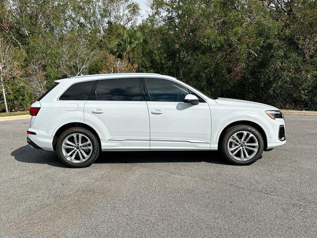 new 2025 Audi Q7 car, priced at $75,655