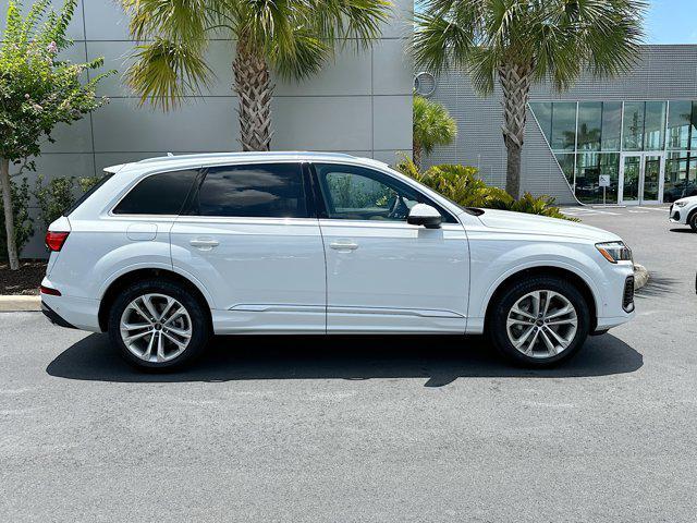 new 2025 Audi Q7 car, priced at $66,400