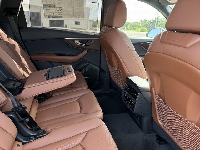 new 2025 Audi Q7 car, priced at $78,900