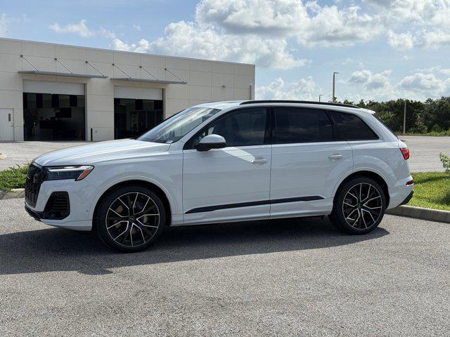 new 2025 Audi Q7 car, priced at $78,900