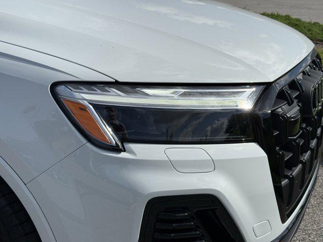 new 2025 Audi Q7 car, priced at $78,900