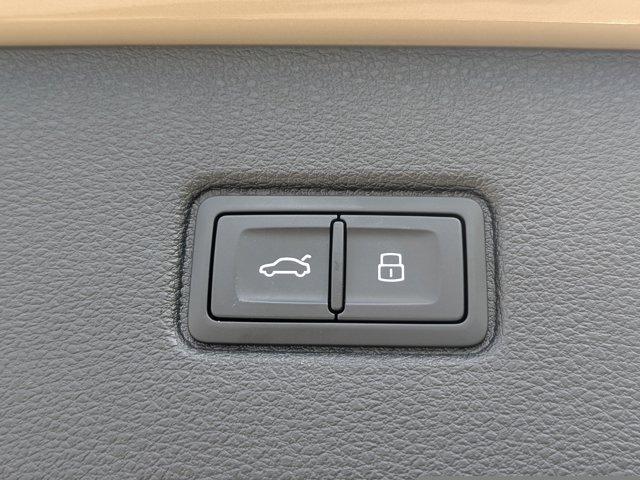 used 2025 Audi Q7 car, priced at $59,988