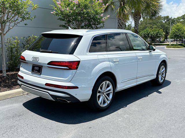 new 2025 Audi Q7 car, priced at $67,350