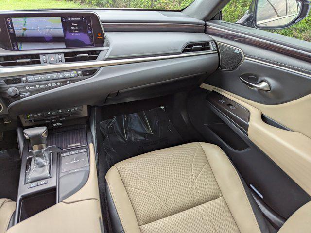 used 2019 Lexus ES 300h car, priced at $33,988