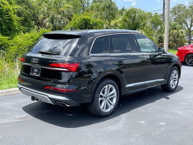 new 2025 Audi Q7 car, priced at $75,925