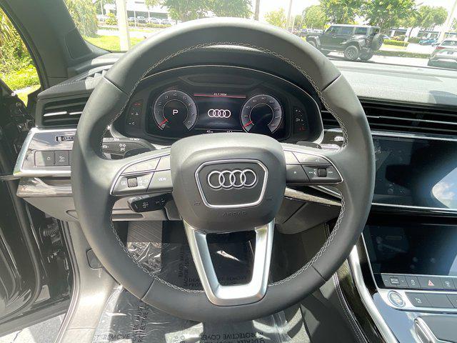 new 2025 Audi Q7 car, priced at $75,925