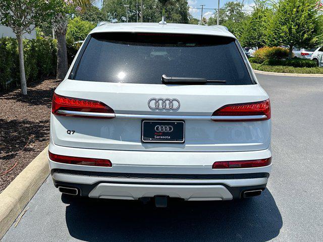 new 2025 Audi Q7 car, priced at $75,700